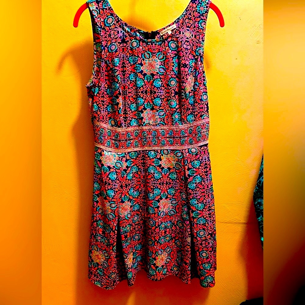 Charlotte Russe jr’s dress size XL. Stretchy and fits well.